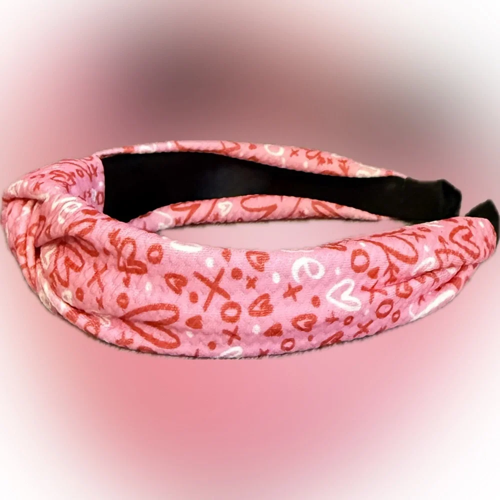 ❤️🩷Chic Pink🩷Heart & XO❤️Patterned Headband/NWOT❤️🩷